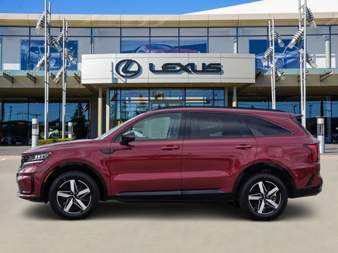 Used 2021 Kia Sorento EX w/ Panoramic Sunroof Package image 3