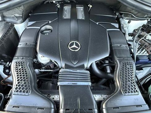 Used 2019 Mercedes-Benz GLS 450 4MATIC image 34