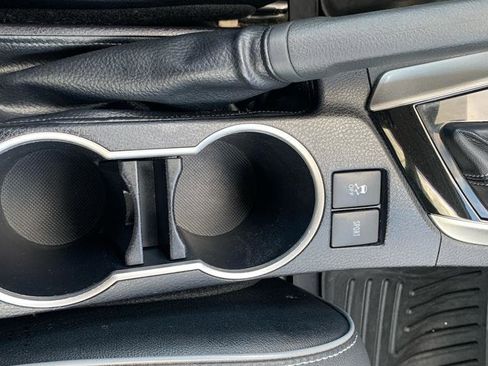 Used 2015 Toyota Corolla S image 16