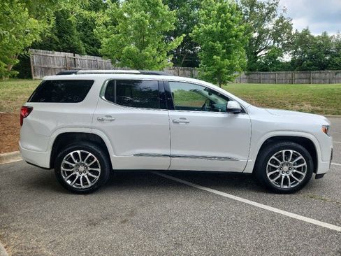 Used 2023 GMC Acadia Denali w/ Denali Technology Package AWD/4WD image 8