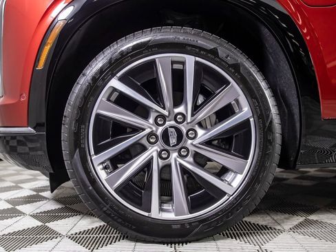 Used 2027 Cadillac Vistiq Sport w/ LPO, Floor Liner Package AWD/4WD image 45