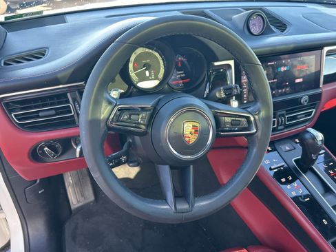Used 2023 Porsche Macan image 31