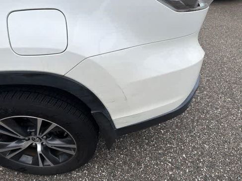 Used 2016 Toyota Highlander XLE FWD image 41