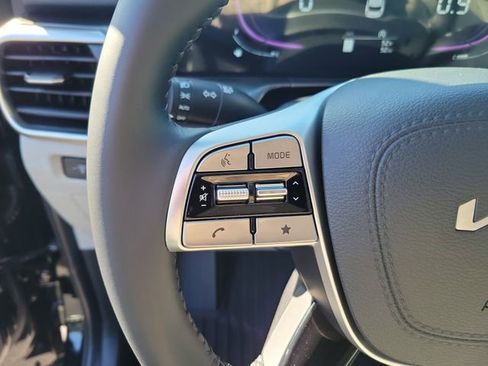 New 2025 Kia Telluride S image 18