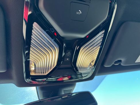 Used 2023 BMW 330i xDrive Sedan w/ Driving Assistance Package image 33