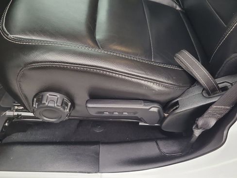 Used 2023 Jeep Wrangler Sahara w/ Cold Weather Group image 17