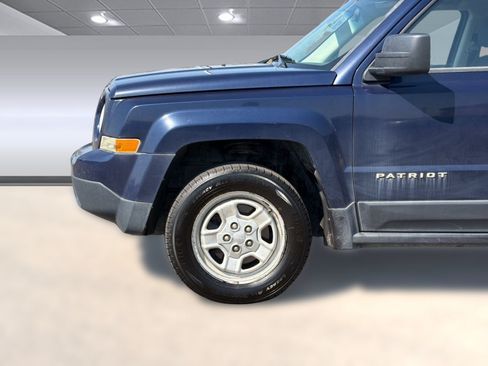 Used 2014 Jeep Patriot Sport AWD/4WD image 23
