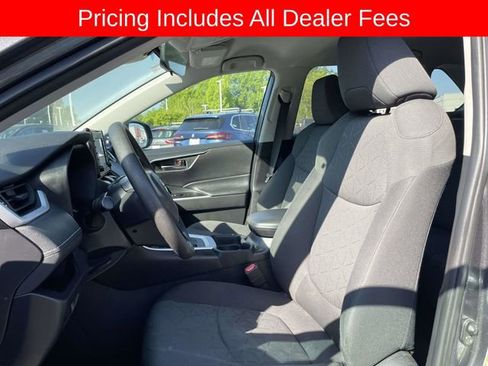 Used 2021 Toyota RAV4 XLE AWD/4WD image 20
