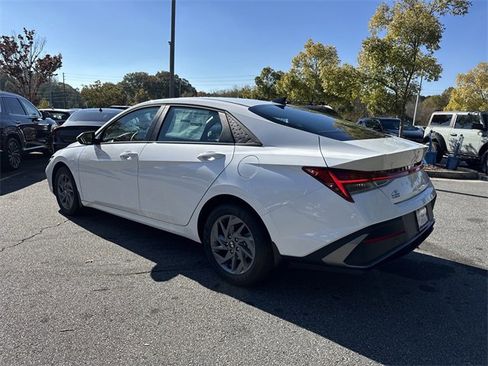 New 2026 Hyundai Elantra Blue image 5