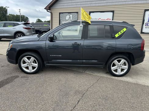 Used 2014 Jeep Compass Latitude FWD image 8