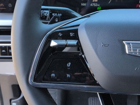 Used 2025 Cadillac Lyriq Sport image 19