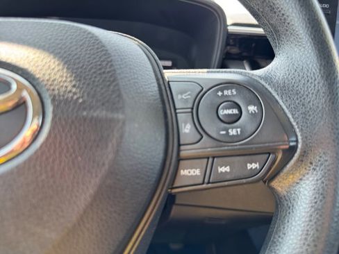 Certified 2022 Toyota Corolla LE image 28