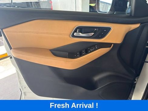 Used 2021 Nissan Rogue Platinum FWD image 13