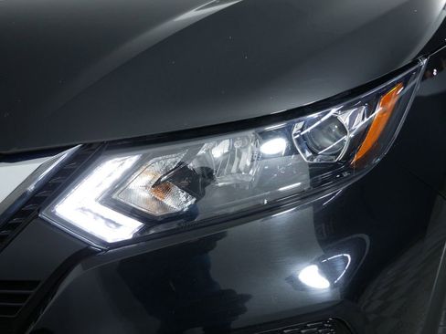 Used 2022 Nissan Rogue Sport SL AWD/4WD image 14