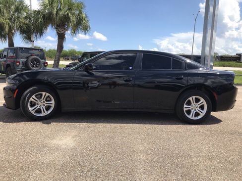 Used 2022 Dodge Charger SXT image 4