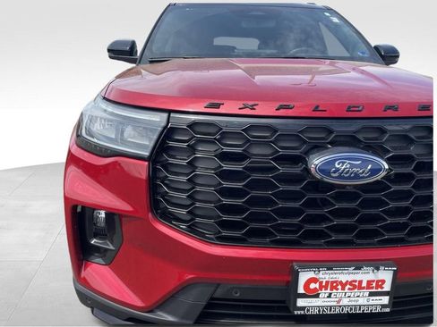 Used 2025 Ford Explorer ST image 23