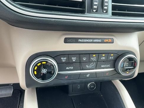 Used 2020 Ford Escape SEL AWD/4WD image 16