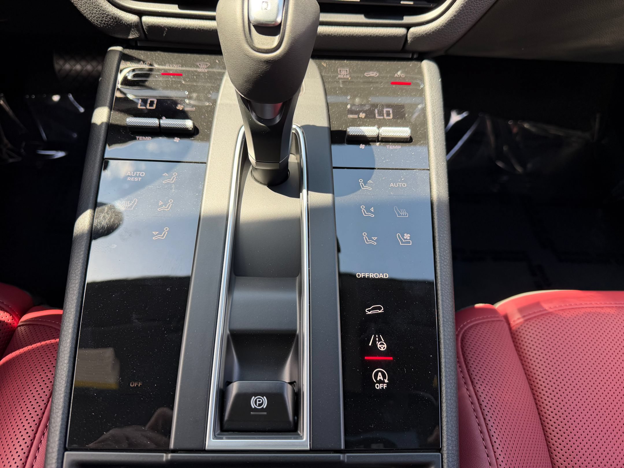 Certified 2026 Porsche Macan AWD/4WD image 28