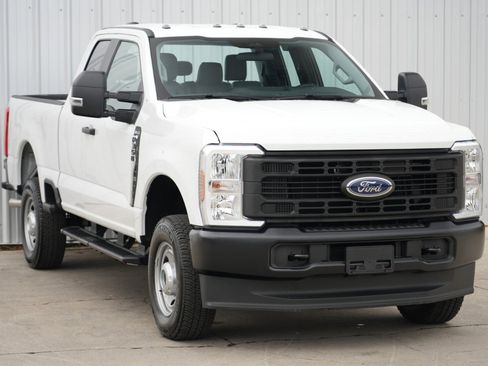 Used 2024 Ford F350 XL w/ Snow Plow Prep Package image 42