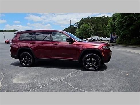 Used 2024 Jeep Grand Cherokee L Laredo image 36