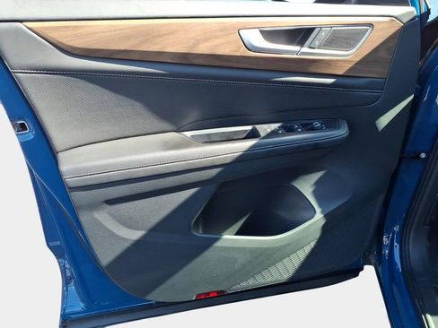 Certified 2025 Volkswagen Atlas SE image 20