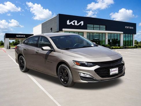 Used 2023 Chevrolet Malibu LT FWD image 3
