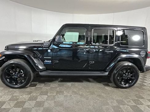 Used 2024 Jeep Wrangler Unlimited Sahara AWD/4WD image 5