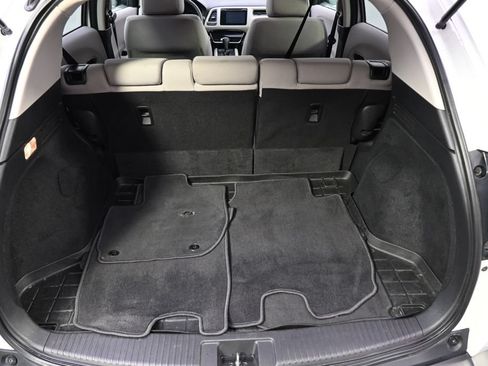 Used 2018 Honda HR-V EX image 16