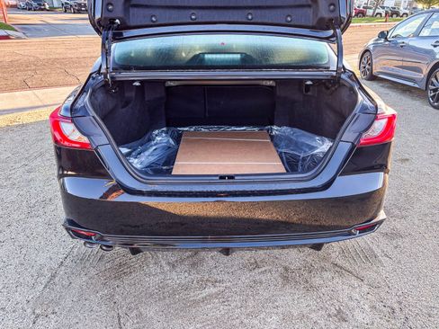 New 2026 Toyota Camry Hybrid FWD image 13