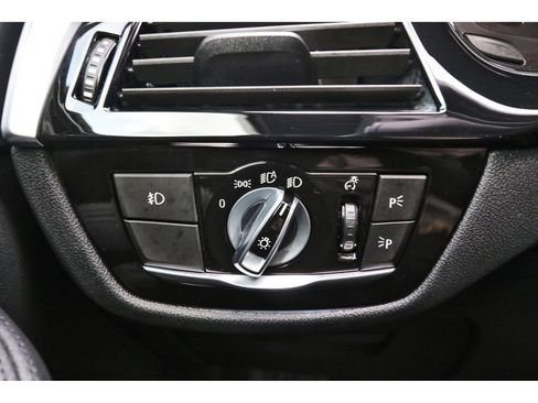 Used 2018 BMW 530i xDrive AWD/4WD image 22
