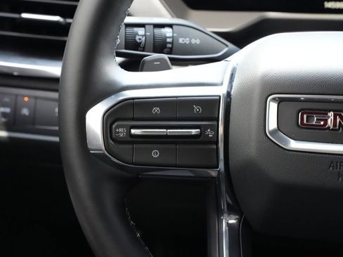 Used 2026 GMC Acadia Elevation w/ Elevation Premium Package FWD image 7