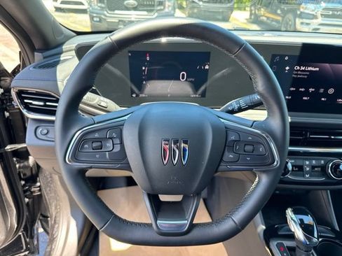 Used 2025 Buick Envista Sport Touring FWD image 12