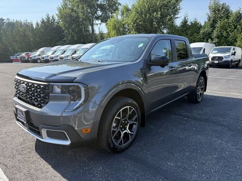 Certified 2025 Ford Maverick Lariat AWD/4WD image 2