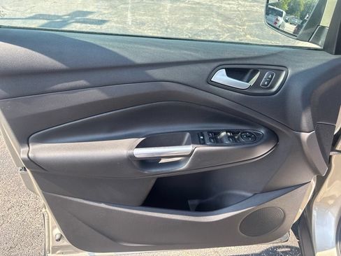 Used 2018 Ford Escape SE w/ SE Sync 3 Package FWD image 11