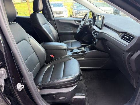Used 2025 Ford Escape Platinum AWD/4WD image 26