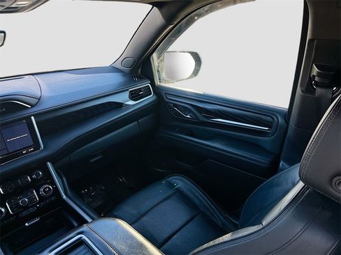 Used 2021 GMC Yukon XL Denali w/ Denali Ultimate Package image 25