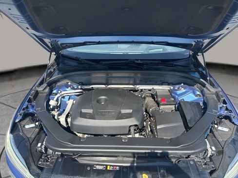 Used 2018 Volvo XC60 T6 R-Design w/ Convenience Package AWD/4WD image 31