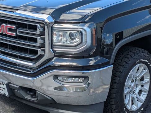 Used 2019 GMC Sierra 1500 SLE w/ SLE Value Package AWD/4WD image 9