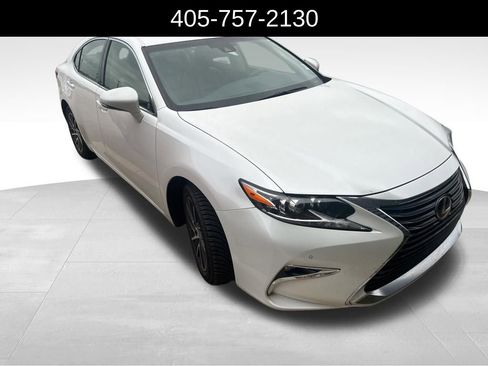 Used 2016 Lexus ES 350 w/ Luxury Package w/Wood Trim FWD image 2