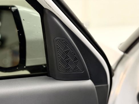 Used 2024 Kia EV9 Wind image 13