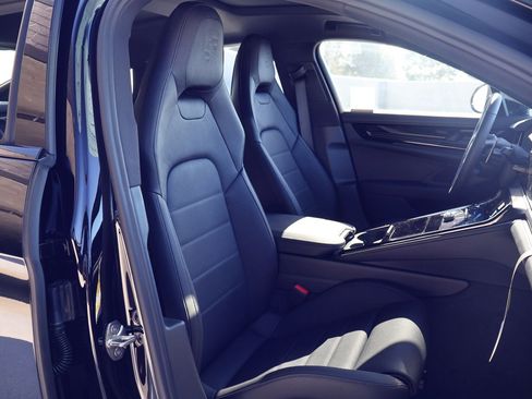 New 2026 Porsche Panamera image 25