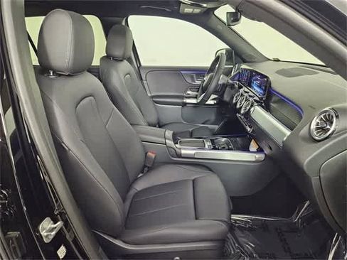 Used 2025 Mercedes-Benz GLB 250 GLB 250 image 23