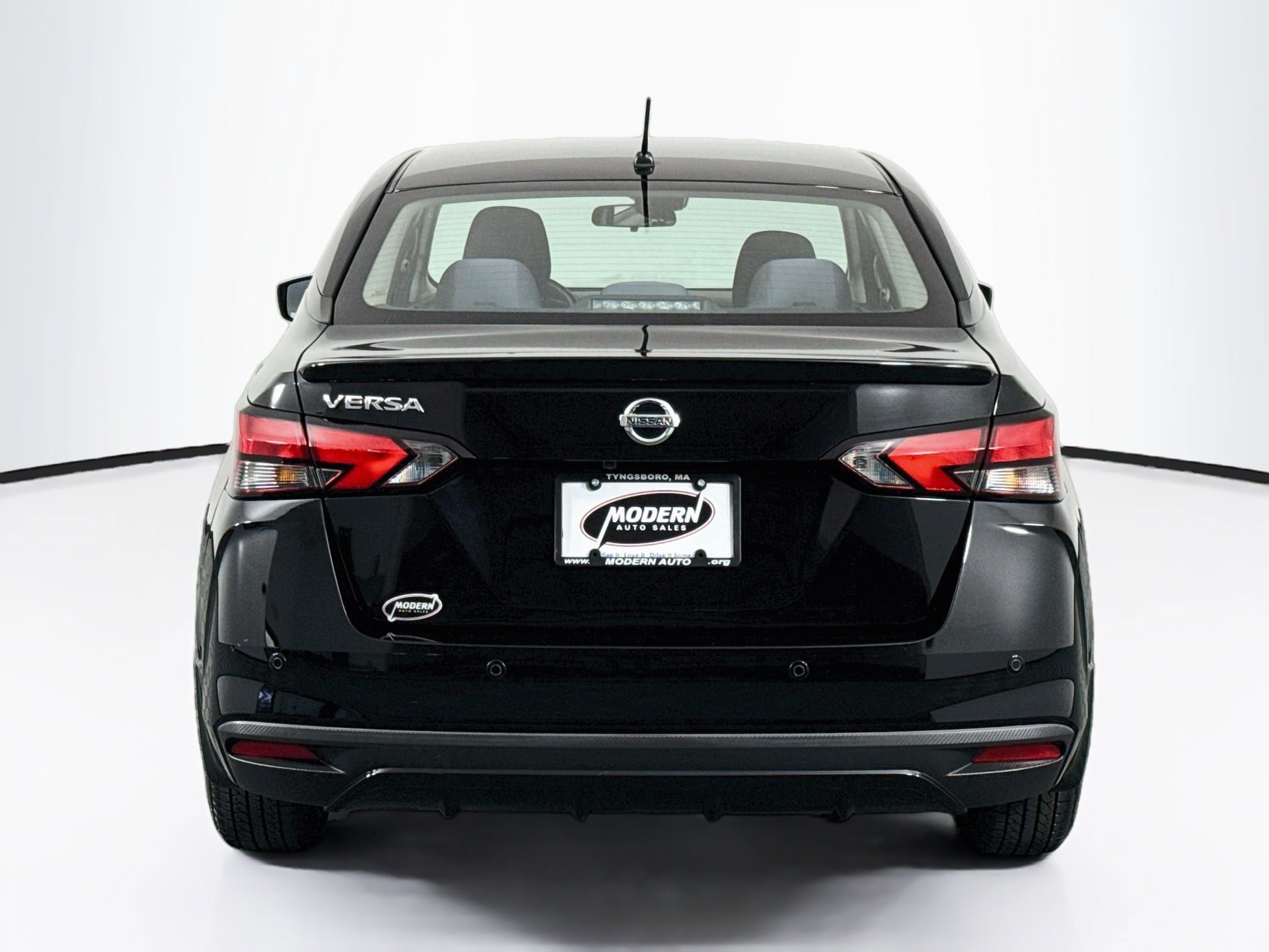 Used 2020 Nissan Versa S FWD image 14