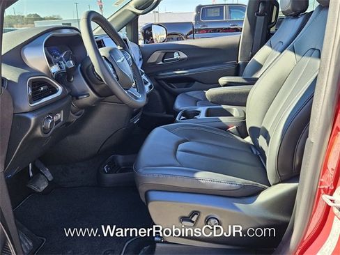 New 2026 Chrysler Voyager LX image 5