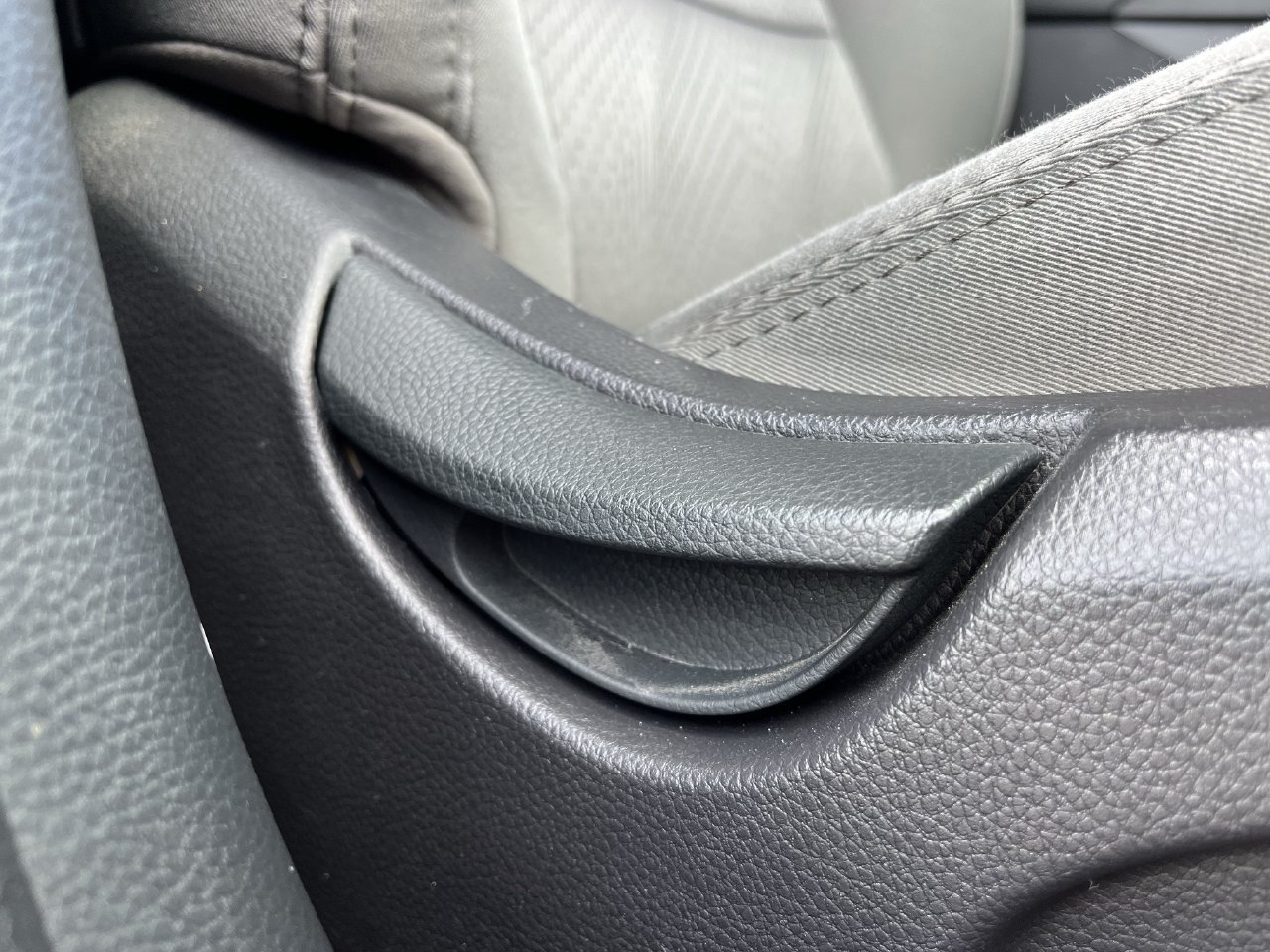 Used 2017 Hyundai Santa Fe Sport FWD image 25