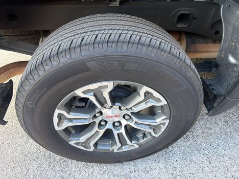 Used 2025 GMC Sierra 1500 SLE RWD image 14