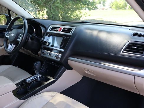 Used 2016 Subaru Outback 3.6R Limited AWD/4WD image 17