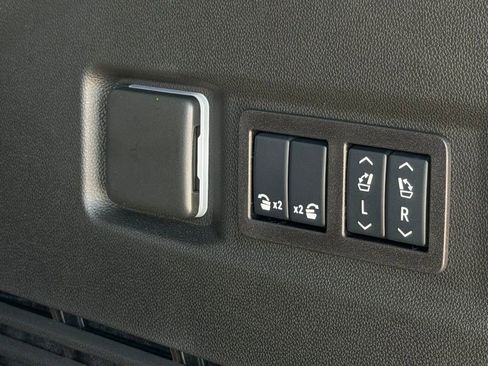 New 2026 GMC Yukon Elevation image 28