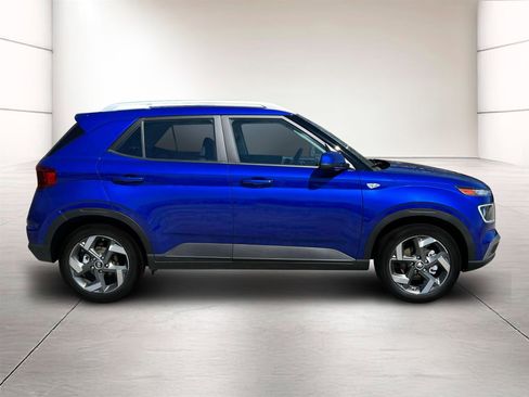 New 2025 Hyundai Venue Limited image 9