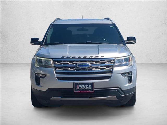 Used 2018 Ford Explorer XLT w/ Equipment Group 201A FWD image 2